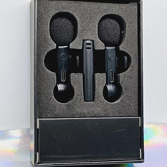 Wireless Lavalier Microphone Set for iPhone - Picture 10 of 11